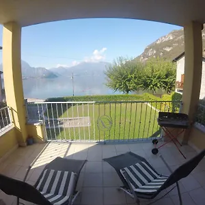 White Beach Apartament Lierna
